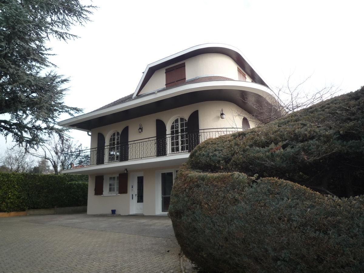 La Maison Des Bonheurs Bed & Breakfast Rillieux-la-Pape Exterior photo