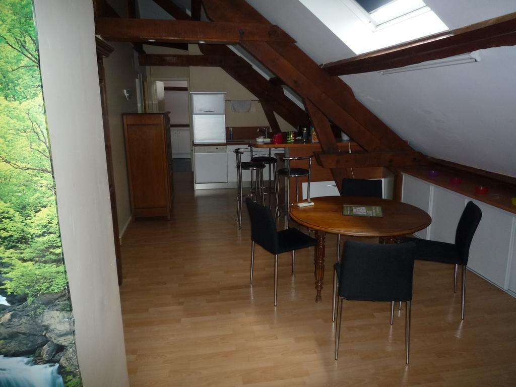 La Maison Des Bonheurs Bed & Breakfast Rillieux-la-Pape Exterior photo